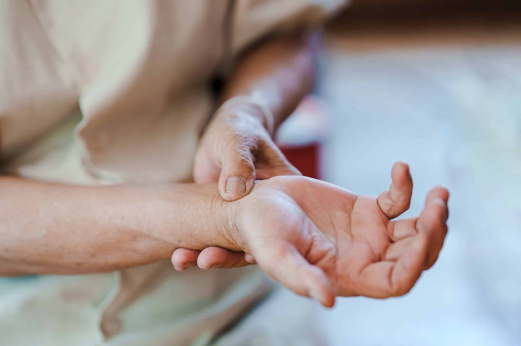 Can Therapeutic Massage Help Rheumatoid Arthritis Pain?
